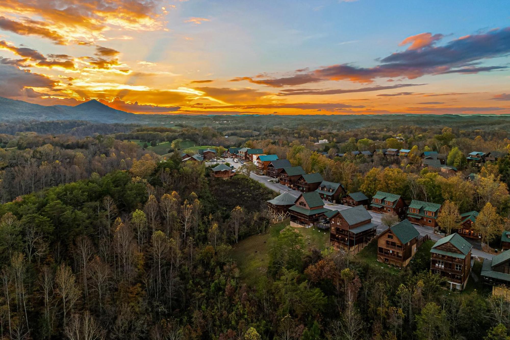Knotty By Nature Sevierville Exterior photo