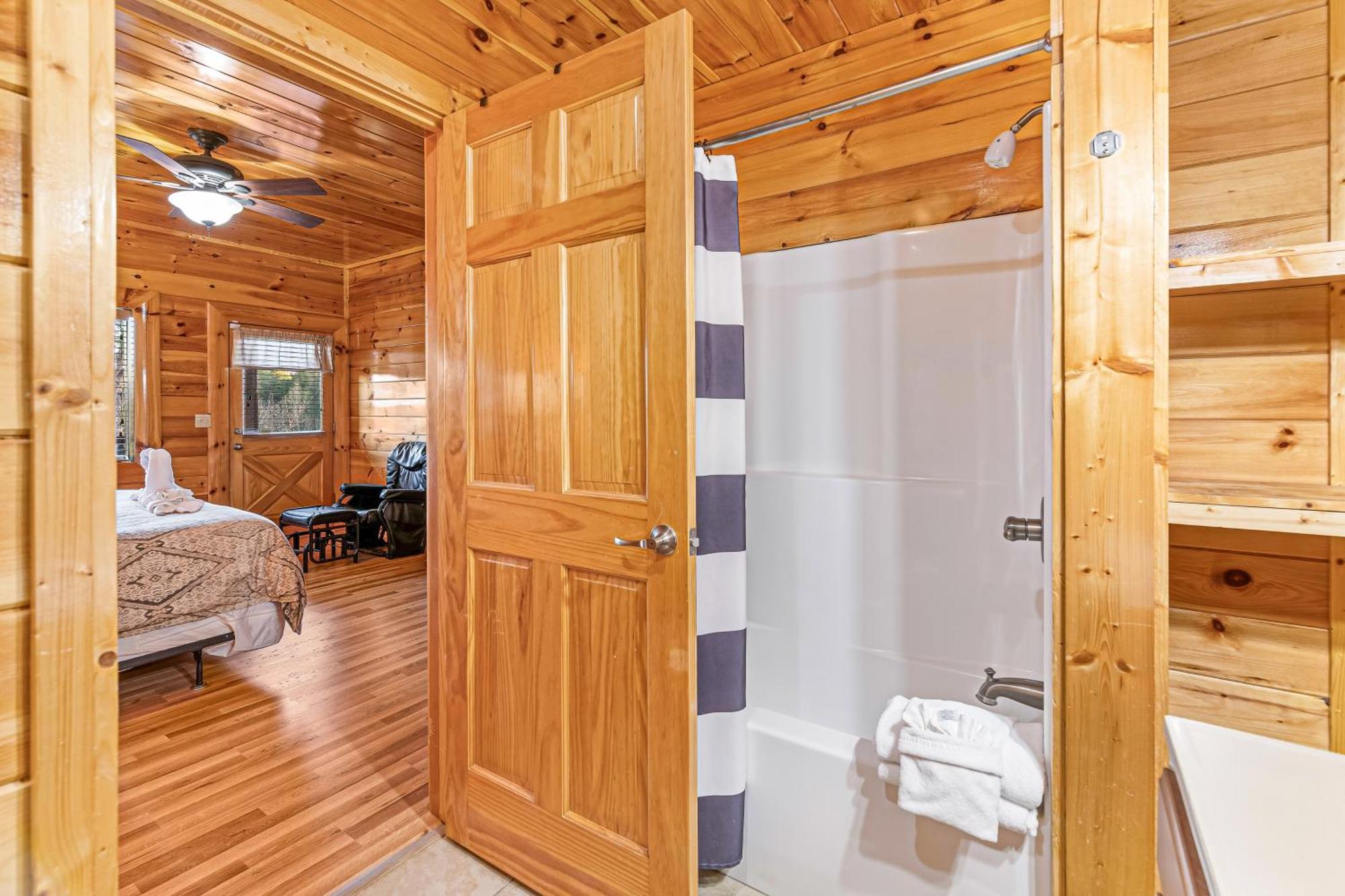Knotty By Nature Sevierville Exterior photo